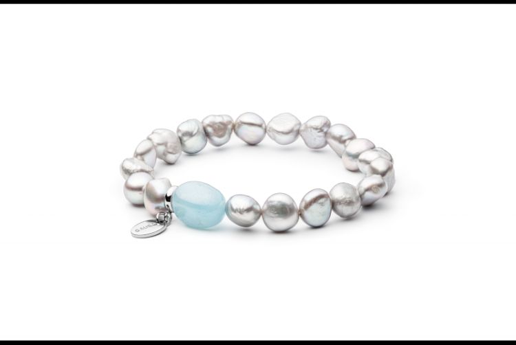 Pilt Gaura käevõru pärliga